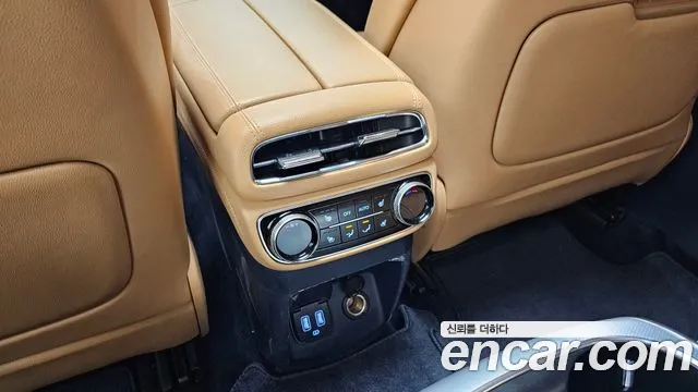 Genesis GV80 — Фото автомобиля 17