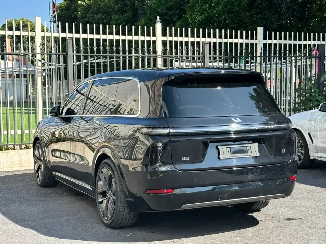 Li Auto L9 — Фото автомобиля 13