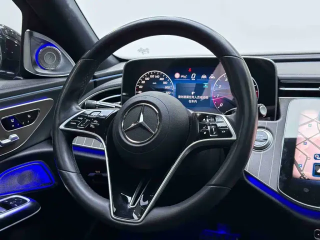 Mercedes-Benz E-Class — Фото автомобиля 6