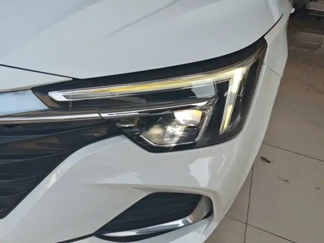 Roewe i6 MAX EV — Фото автомобиля 17