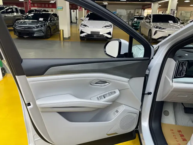 BYD Song Ultra — Фото автомобиля 3