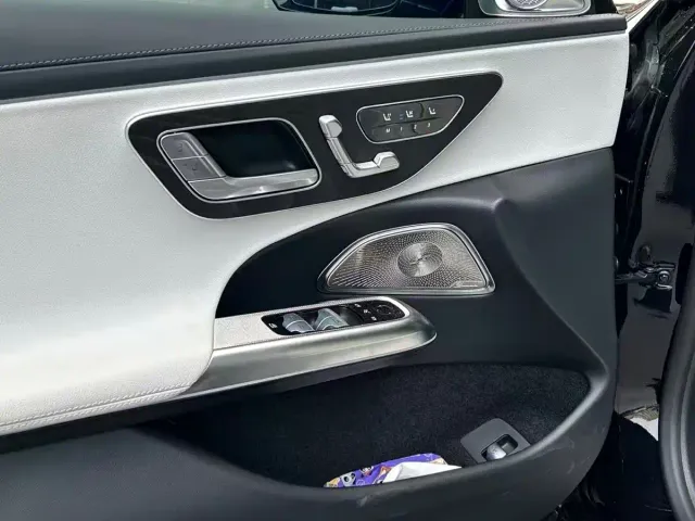 Mercedes-Benz E-Class — Фото автомобиля 5