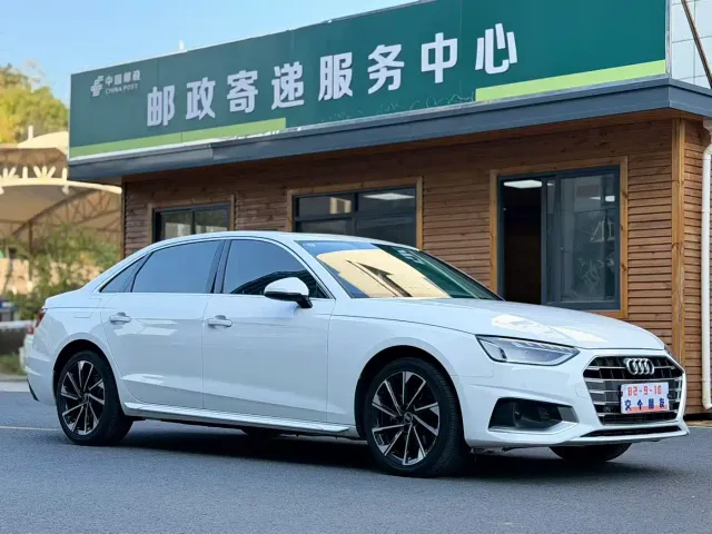 Audi A4L — Фото автомобиля 3