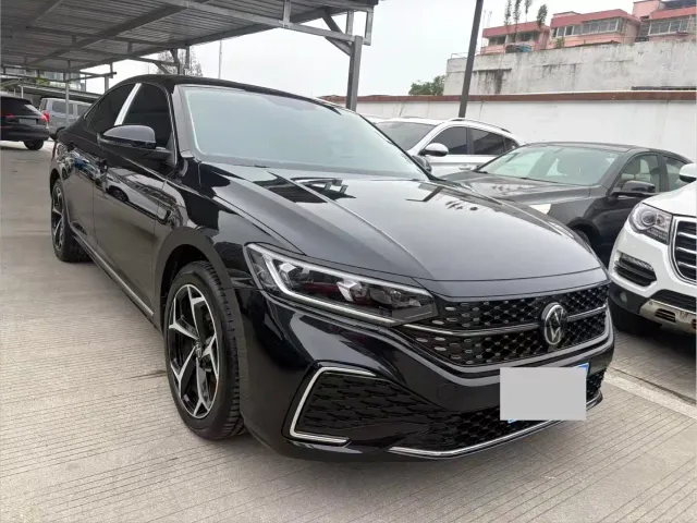 Volkswagen Passat — Фото автомобиля 3