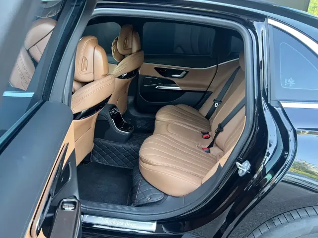 Mercedes-Benz E-Class — Фото автомобиля 9