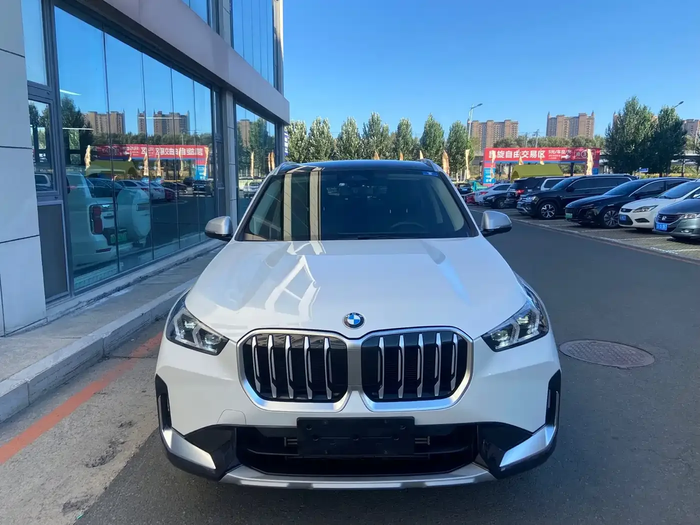 BMW BMW X1 2023 sDrive20Li X Design Package — Фото автомобиля 2