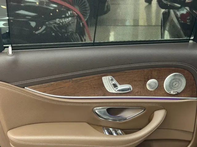Mercedes-Benz E-Class — Фото автомобиля 13