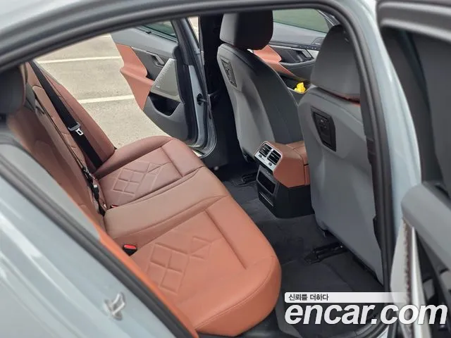 BMW 5 Series G60 — Фото автомобиля 13