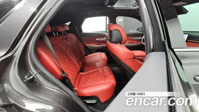 Genesis GV70 — Фото автомобиля 18
