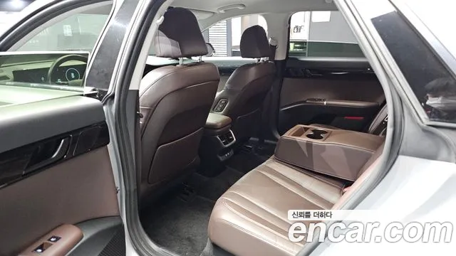 Hyundai Grandeur GN7 — Фото автомобиля 12