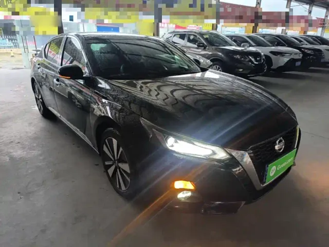 Nissan Teana — Фото автомобиля 3
