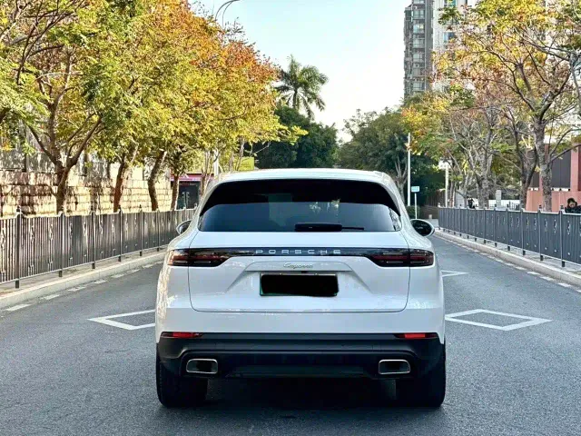 Porsche Cayenne — Фото автомобиля 8