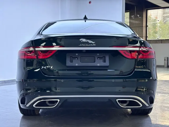 Jaguar XFL — Фото автомобиля 17