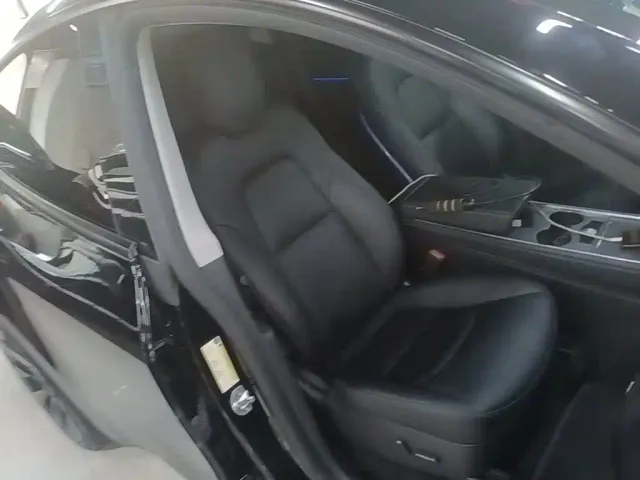 Tesla Model Y — Фото автомобиля 24