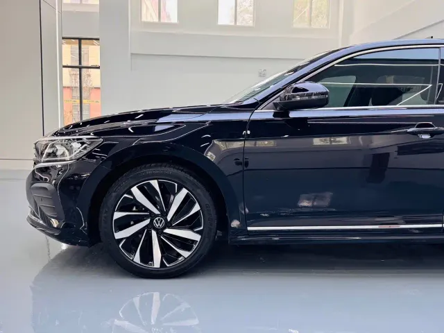 Volkswagen Passat — Фото автомобиля 5