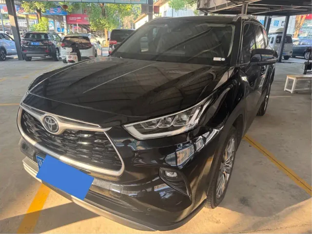 Фотография автомобиля — Toyota Highlander