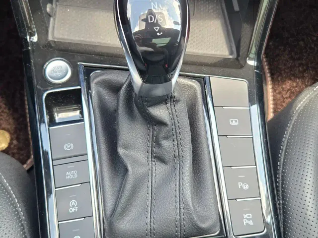Volkswagen Passat — Фото автомобиля 16