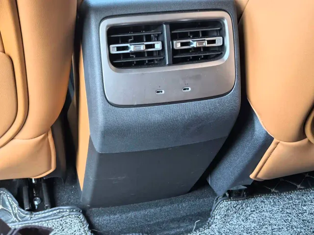 iCAR V27 — Фото автомобиля 26