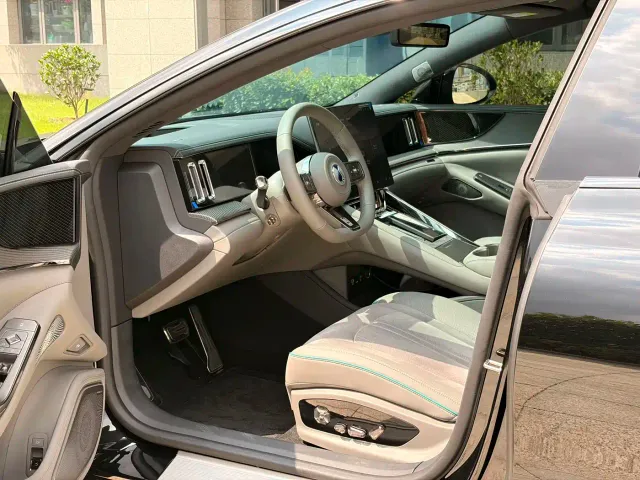 Denza Z9GT — Фото автомобиля 5