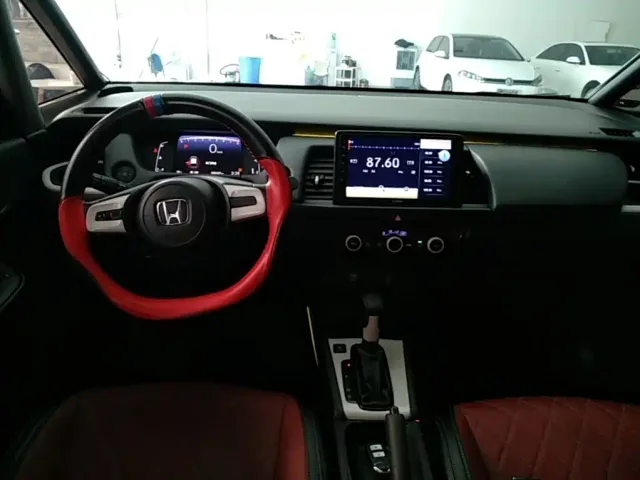 Honda Fit — Фото автомобиля 9