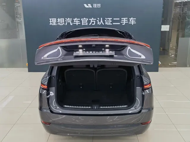 Li Auto L9 — Фото автомобиля 15