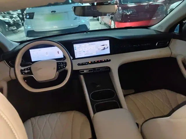 Roewe D7 — Фото автомобиля 5