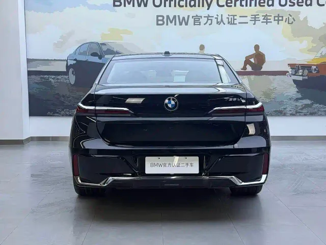 BMW 7 Series — Фото автомобиля 6