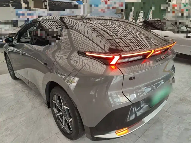 Lynk & Co Z20 — Фото автомобиля 22