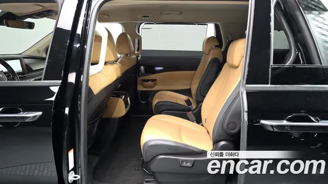 Kia Carnival Generation 4 — Фото автомобиля 17