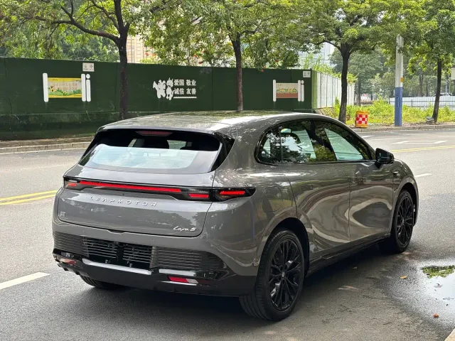 Leapmotor Lafa 5 — Фото автомобиля 28