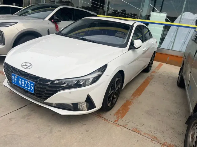 Фотография автомобиля — Hyundai Elantra