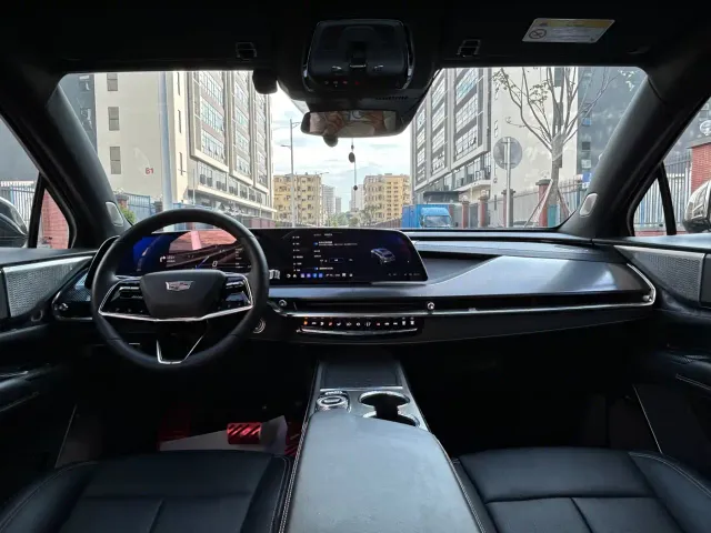 Cadillac XT5 — Фото автомобиля 10