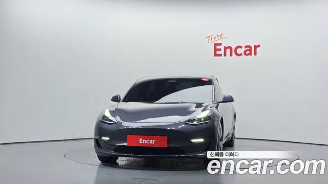 Tesla Model 3 — Фото автомобиля 3