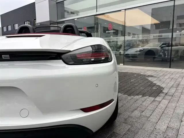 Porsche 718 — Фото автомобиля 9