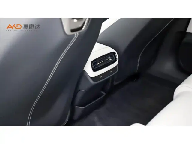 Xiaomi SU7 — Фото автомобиля 9