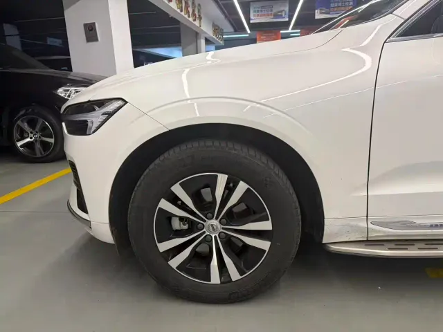 Volvo XC60 — Фото автомобиля 7