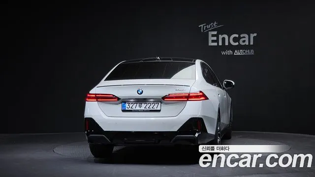 BMW 5 Series G60 — Фото автомобиля 4