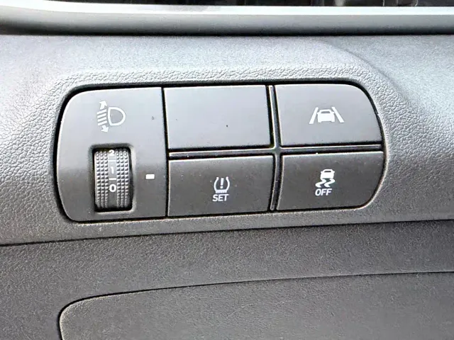 Hyundai Elantra — Фото автомобиля 11