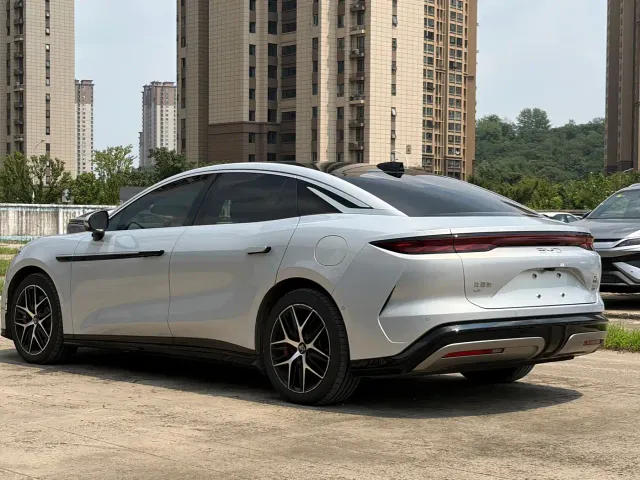 BYD Han L — Фото автомобиля 6