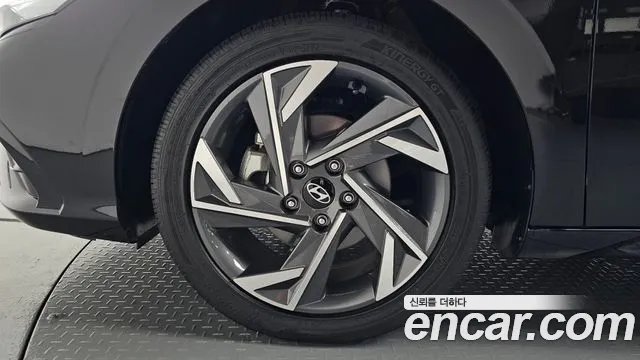 Hyundai AVANTE Новый Avante (CN7) — Фото автомобиля 5