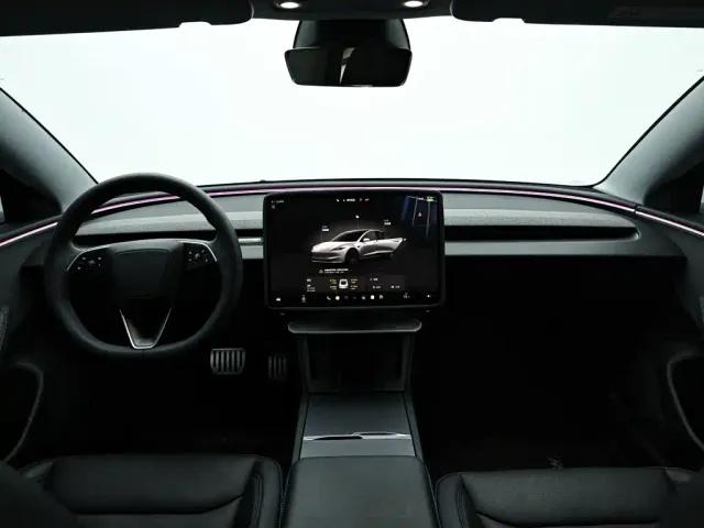 Tesla Model 3 — Фото автомобиля 7