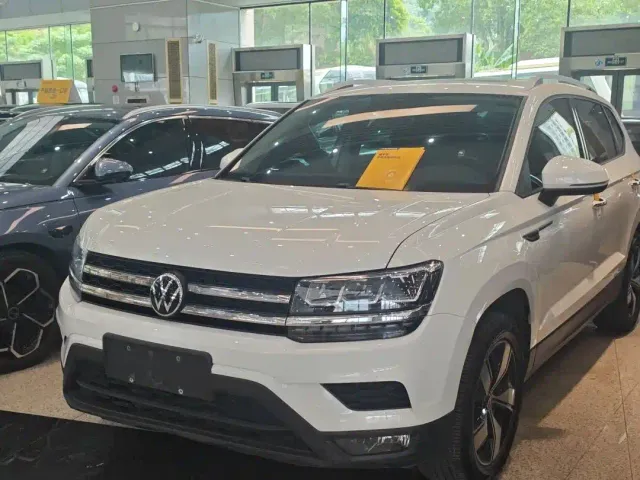 Фотография автомобиля — Volkswagen Tharu