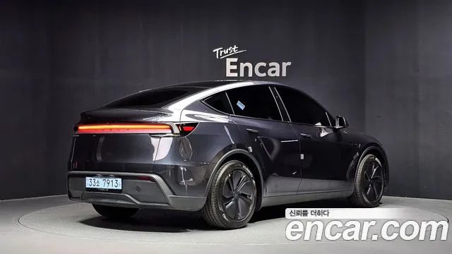 Tesla Model Y — Фото автомобиля 2