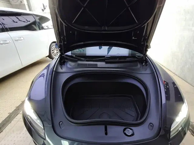 Tesla Model 3 — Фото автомобиля 19
