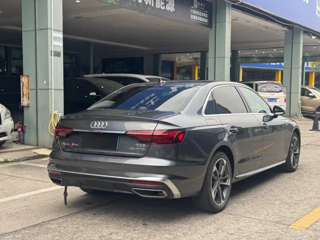 Audi A4L — Фото автомобиля 9