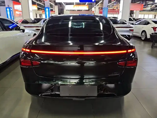 Xpeng P7 — Фото автомобиля 5