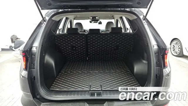 Hyundai Tucson Tucson (NX4) Бензин 1.6 турбо 2WD — Фото автомобиля 20