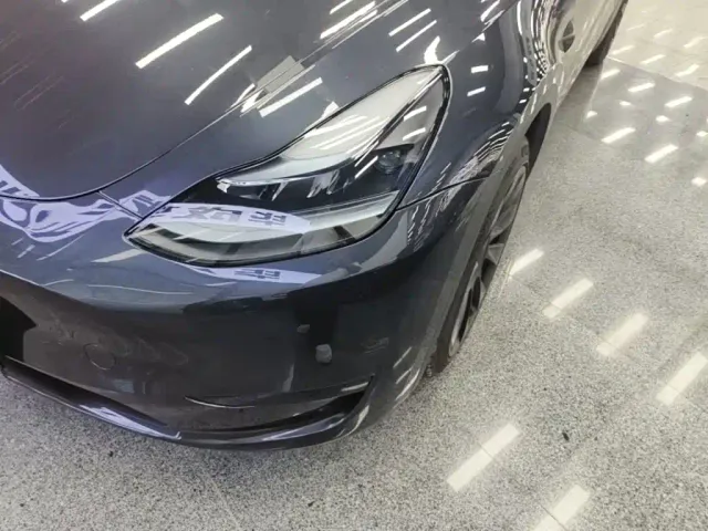 Tesla Model Y — Фото автомобиля 23