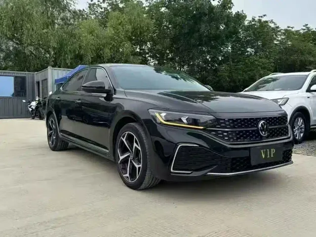Volkswagen Passat — Фото автомобиля 3