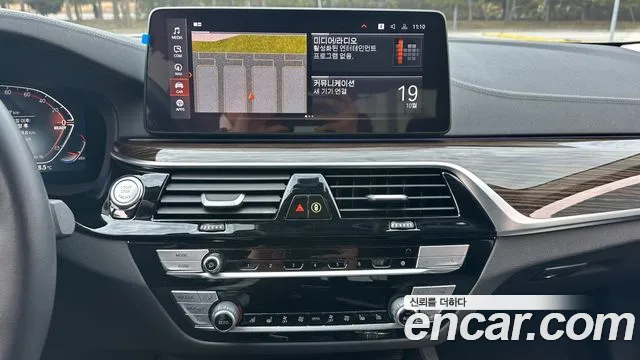 BMW 5 Series G30 — Фото автомобиля 14